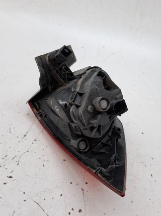 PILOTO TRASERO DERECHO SEAT LEON (1P1)