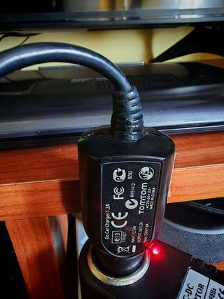 TomTom Start Italia + caricatore ( ventosa rotta )