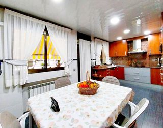 Casa adosada en venta en Les Arenes - La Grípia  Can Montllor en Terrassa