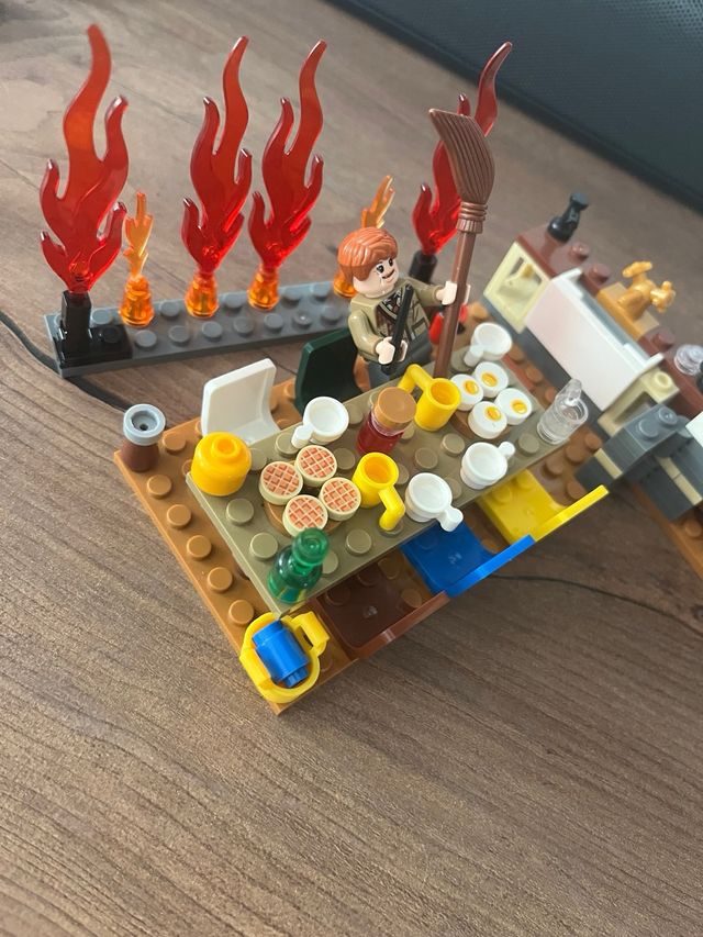 Harry Potter Hogwarts ..
casa ya montada 