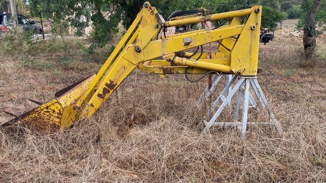 Pala Tenías de tres botellas con soportes 