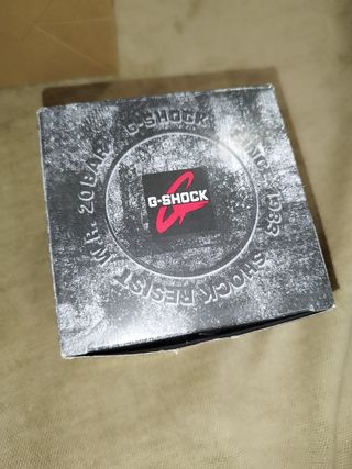 G-Shock Reloj - metalico.
