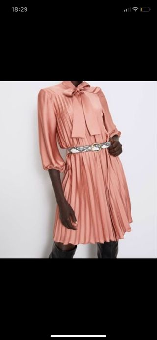 Vestido de manga larga plisado rosa-coral