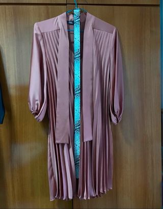Vestido de manga larga plisado rosa-coral