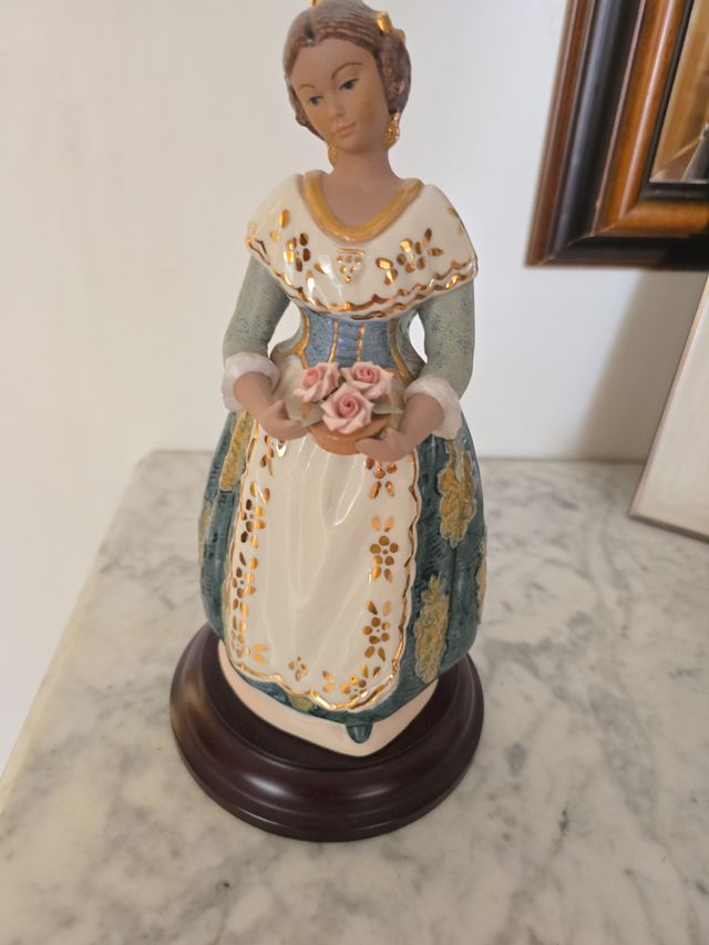 Figura Fallera Cerámica