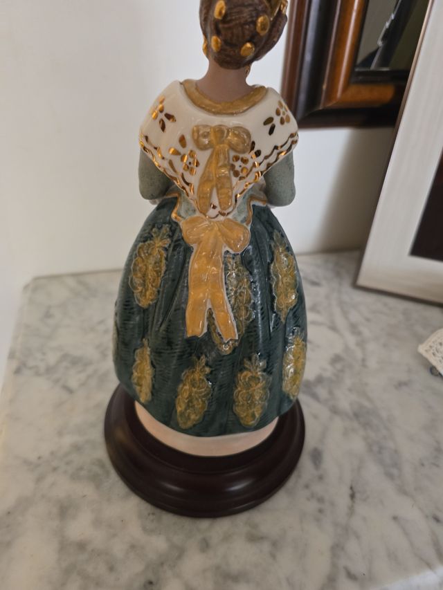 Figura Fallera Cerámica