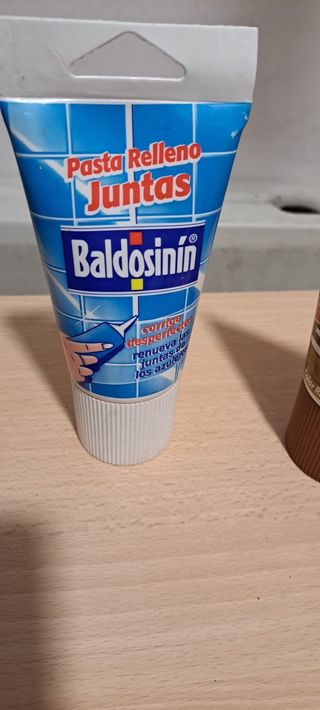 Pasta par baldosas Baldosinin y para madera nuevas