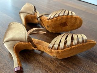 Zapatos baile salón dorados