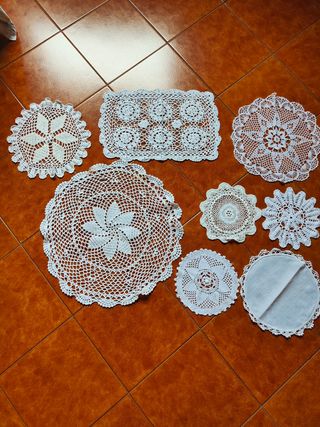 Set 9 centrini uncinetto vintage
