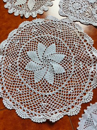 Set 9 centrini uncinetto vintage