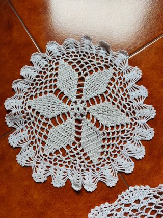 Set 9 centrini uncinetto vintage