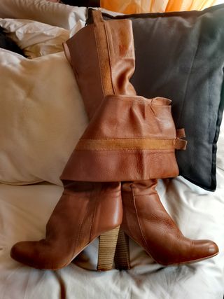 Botas altas marrones de piel