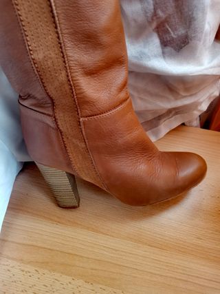 Botas altas marrones de piel