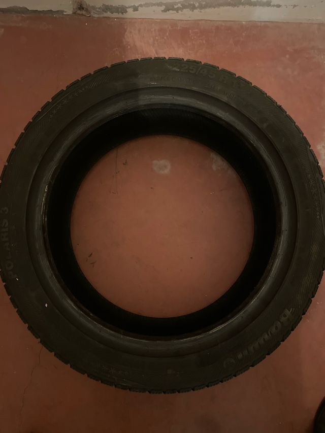 Neumático 225/45R17