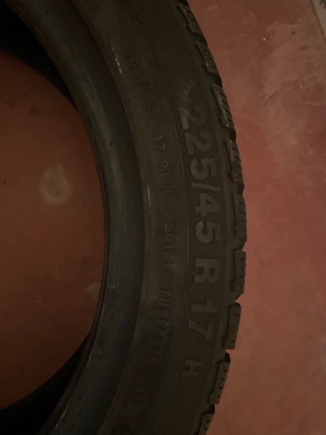Neumático 225/45R17