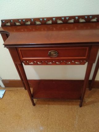 Mueble recibidor antiguo de madera
