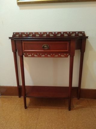 Mueble recibidor antiguo de madera