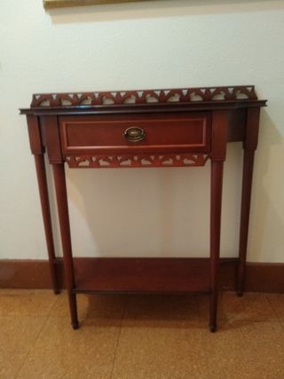 Mueble recibidor antiguo de madera