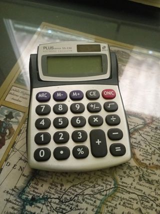 Calculadora PLUS OFFICE SS-150. Pila botón y solar