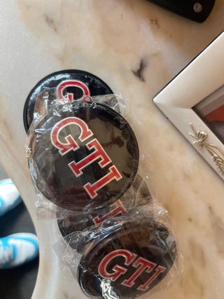 4 Tapas centro de rueda GTI 65mm Modelo 2