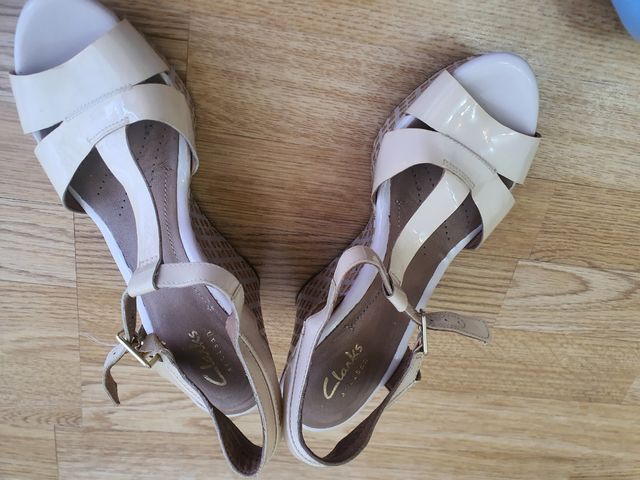 Sandalias Clarks beige nº37