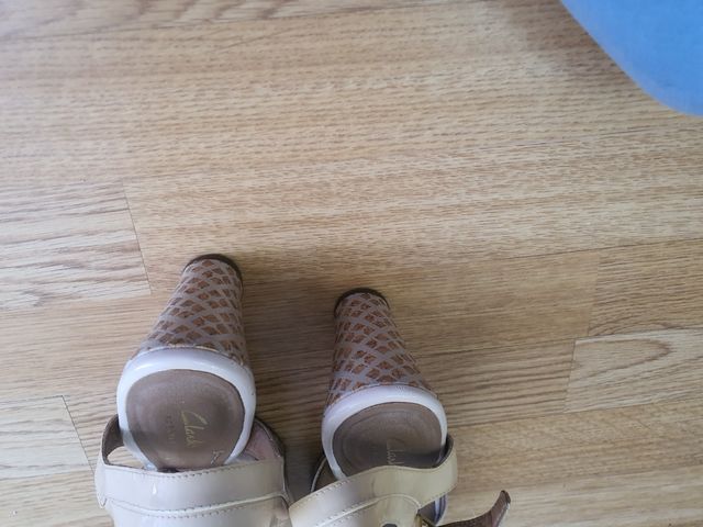 Sandalias Clarks beige nº37