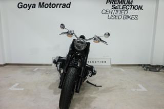 BMW R 18