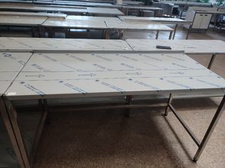 MESA INDUSTRIAL DE 150 CM 