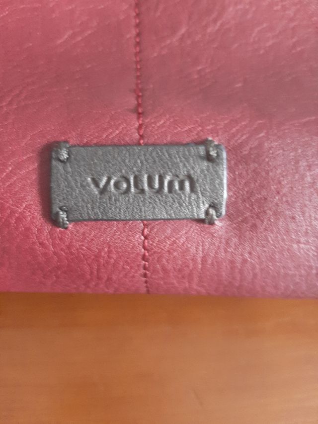 Bolso de asas y para colgar. Color granate