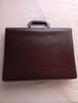 Maletín ejecutivo marrón