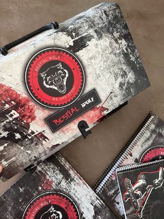 Libretas Bestial Wolf - 3 unidades + maletín