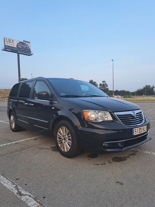 Lancia Voyager 2013