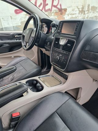 Lancia Voyager 2013