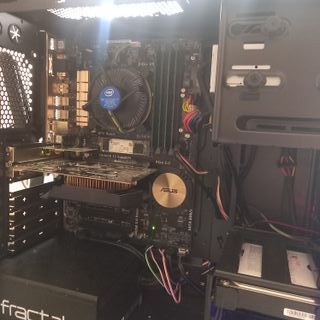 Torre PC Gamer - Azul y Negro