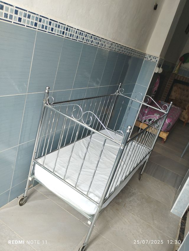 Cuna metalica para bebé