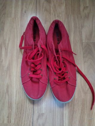 Zapatillas Zara rojas nº 43