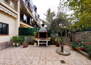 Casa adosada en venta en Les Arenes - La Grípia  Can Montllor en Terrassa