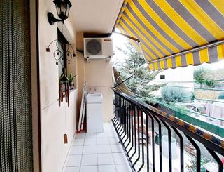 Casa adosada en venta en Les Arenes - La Grípia  Can Montllor en Terrassa