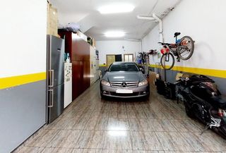 Casa adosada en venta en Les Arenes - La Grípia  Can Montllor en Terrassa