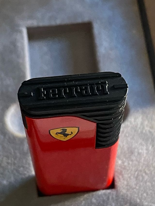 Encendedor Ferrari by Cartier