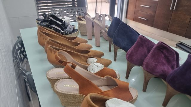 Conjunto de sapatos femininos em pele nº 37