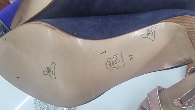 Conjunto de sapatos femininos em pele nº 37