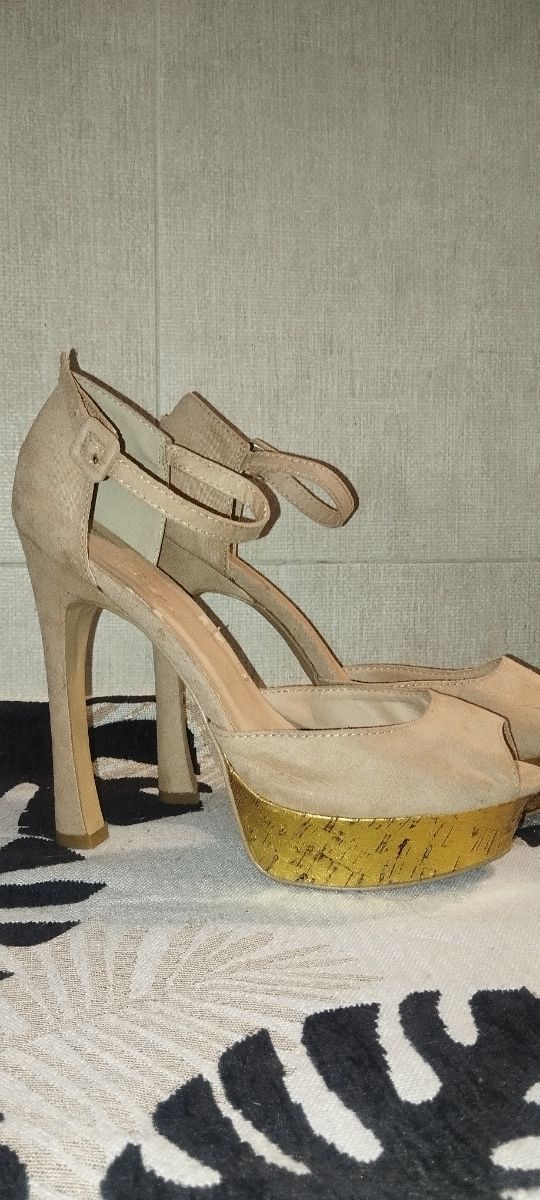 Sandalias tacón beige-dorado