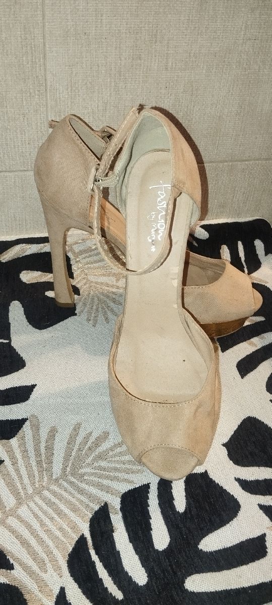Sandalias tacón beige-dorado
