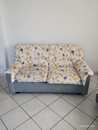 Divano 2 posti beige e grigio