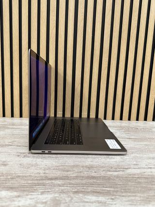 MacBook Pro 15" 2016 i7 16gb 500gb SSD