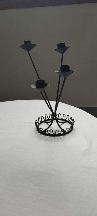 Lampadari FORJA a 4 bracci.