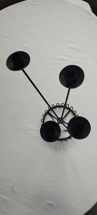 Lampadari FORJA a 4 bracci.