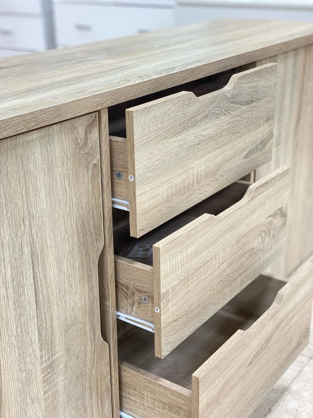 APARADOR NUEVO CON DOS PUERTAS Y 3 CAJONES CAMBRIA