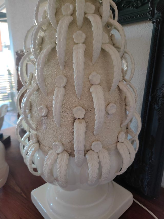 Lampara Manises blanca Piña